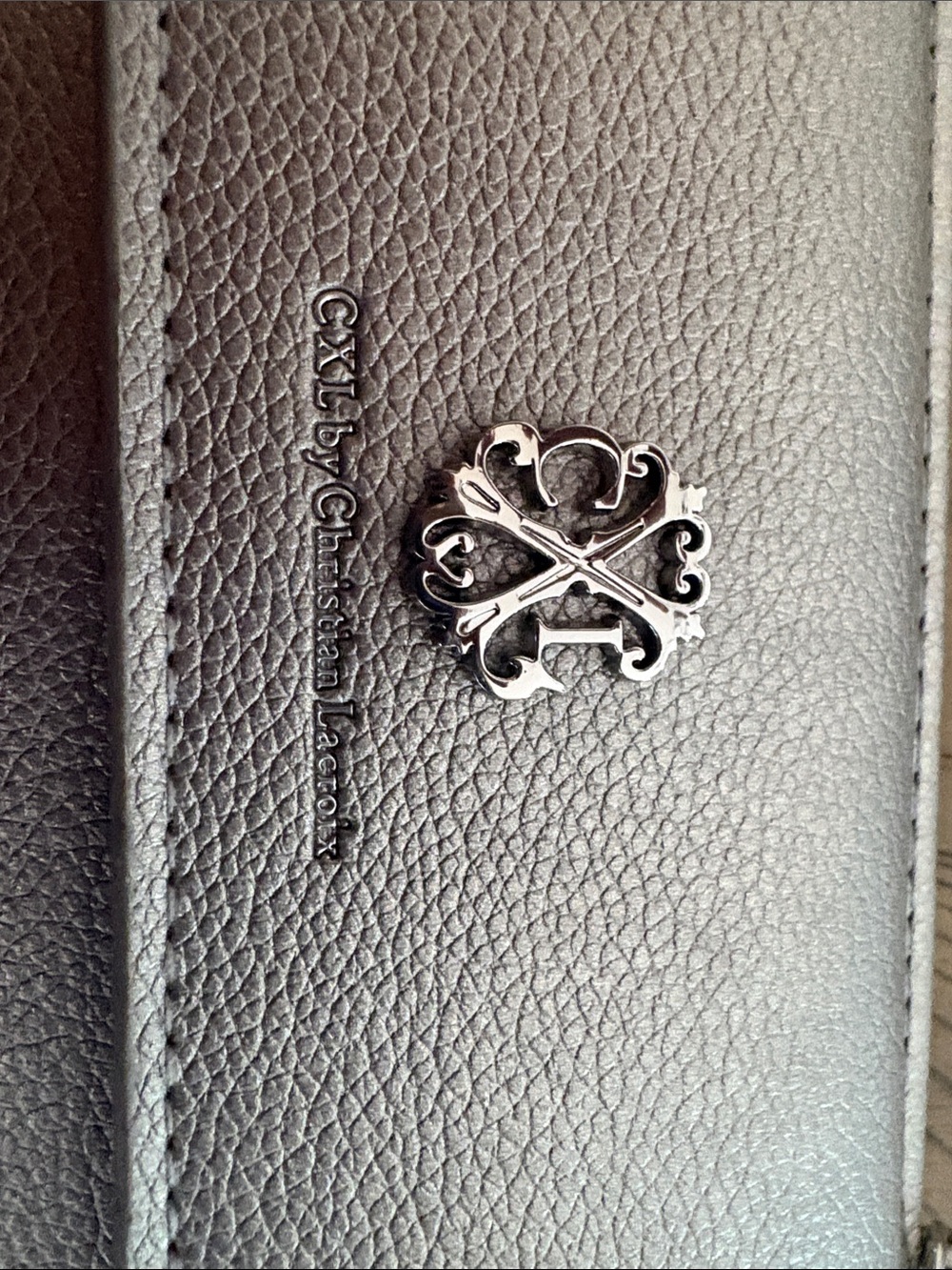 640 Christian Lacroix Metallic Silver Crossbody Wallet - Picture 6 of 11